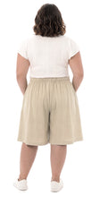 Load image into Gallery viewer, Walking Culotte / Womens Plus Size